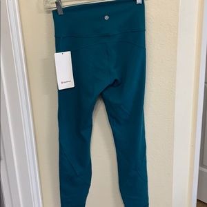 Lululemon In Movement Tight 25”